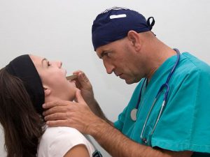 Как происходит удаление инородного тела из придаточной пазухи носа